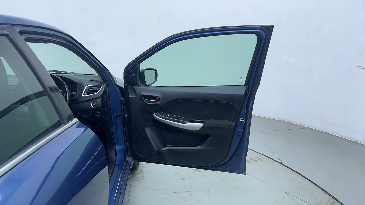 Used 2017 Maruti Suzuki Baleno Zeta 1.2 Petrol Manual interior RIGHT FRONT DOOR OPEN VIEW