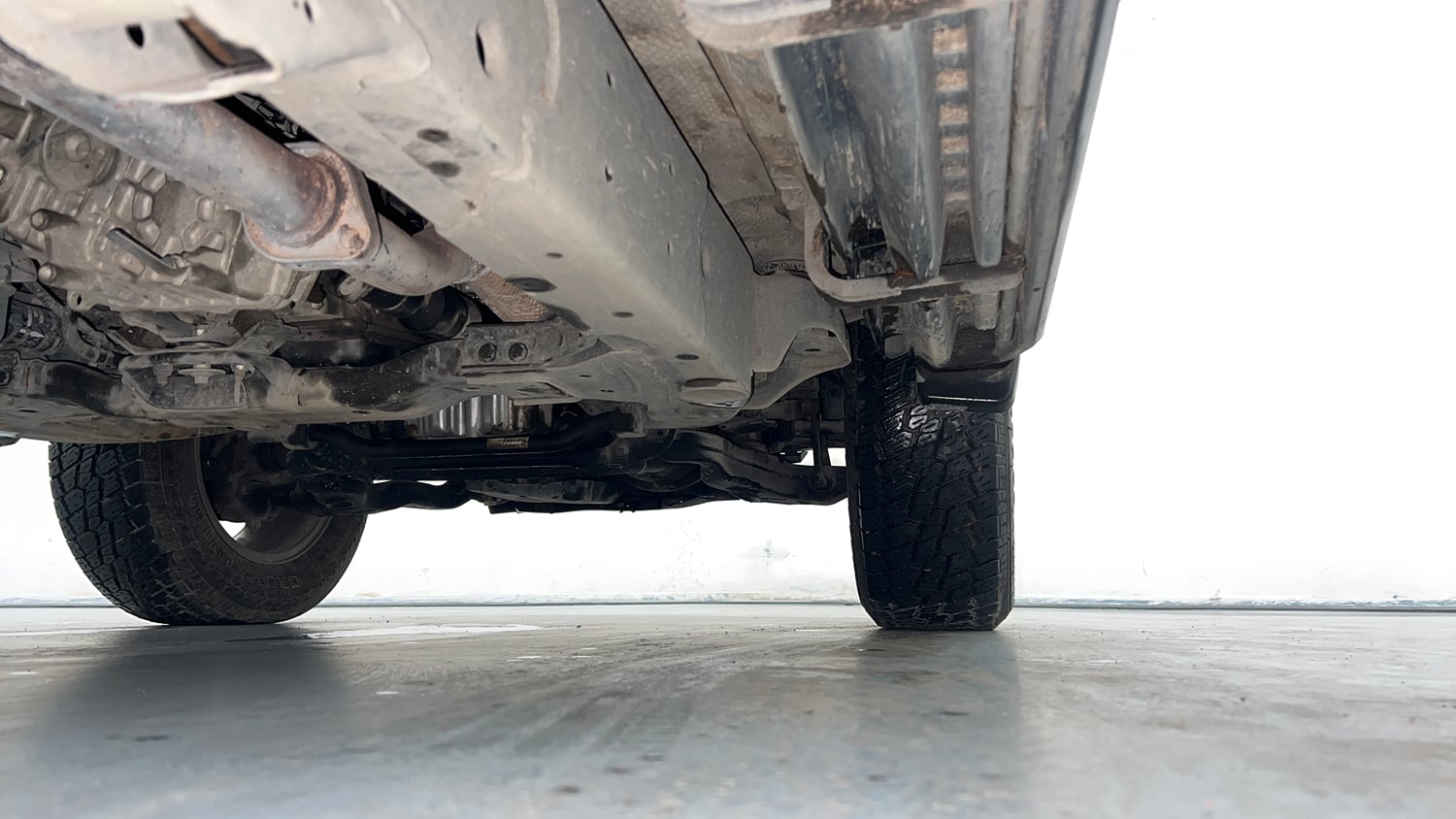 Used 2021 mahindra Thar LX Hard Top Petrol AT 4WD Petrol Automatic extra REAR RIGHT UNDERBODY VIEW