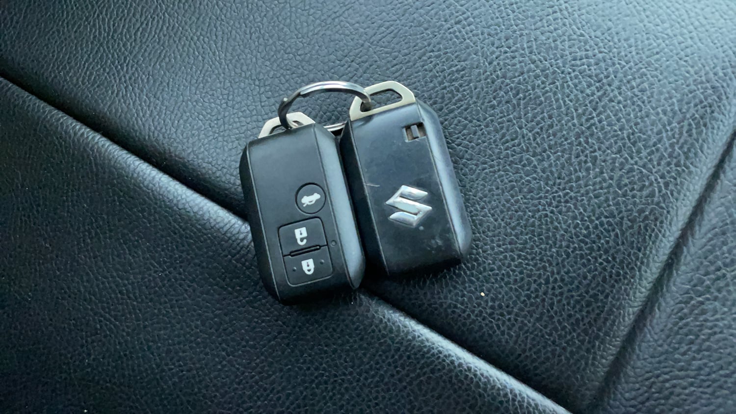 Used 2017 Maruti Suzuki Dzire ZXi AMT Petrol Automatic extra CAR KEY VIEW