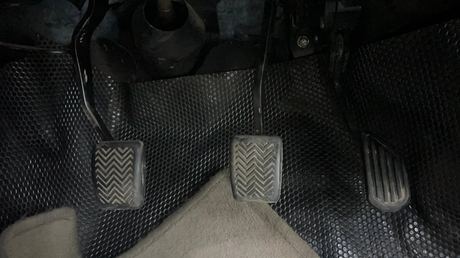 Used 2017 Toyota Etios Liva GXD Diesel Manual interior PEDALS VIEW