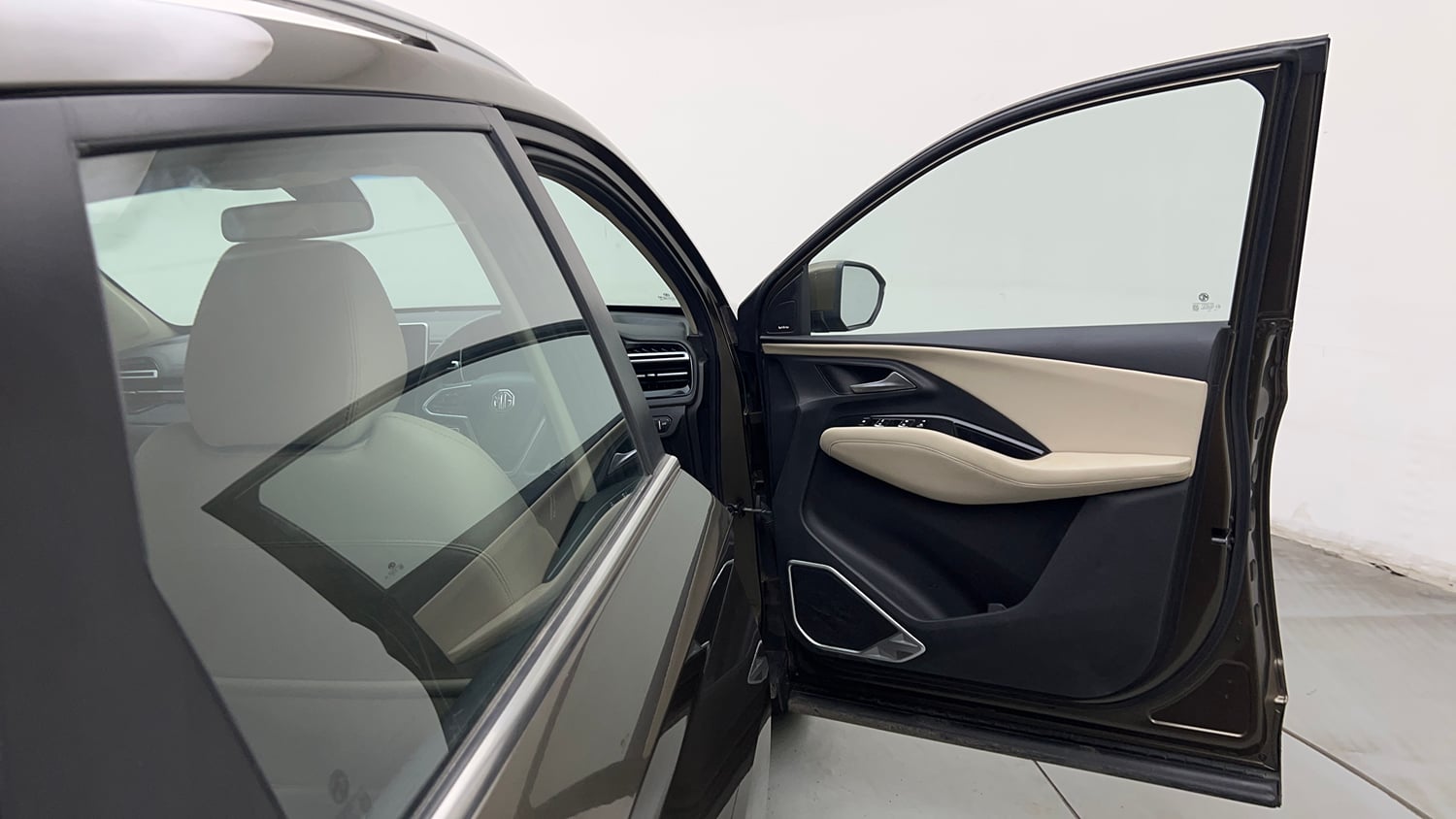Used 2023 MG Motors Hector Sharp Pro 1.5 Turbo Petrol MT Petrol Manual interior RIGHT FRONT DOOR OPEN VIEW
