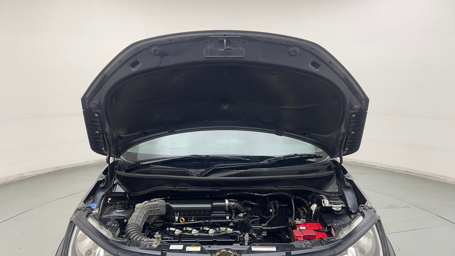 Used 2022 Maruti Suzuki Ignis Delta 1.2 MT Petrol Manual engine ENGINE & BONNET OPEN FRONT VIEW