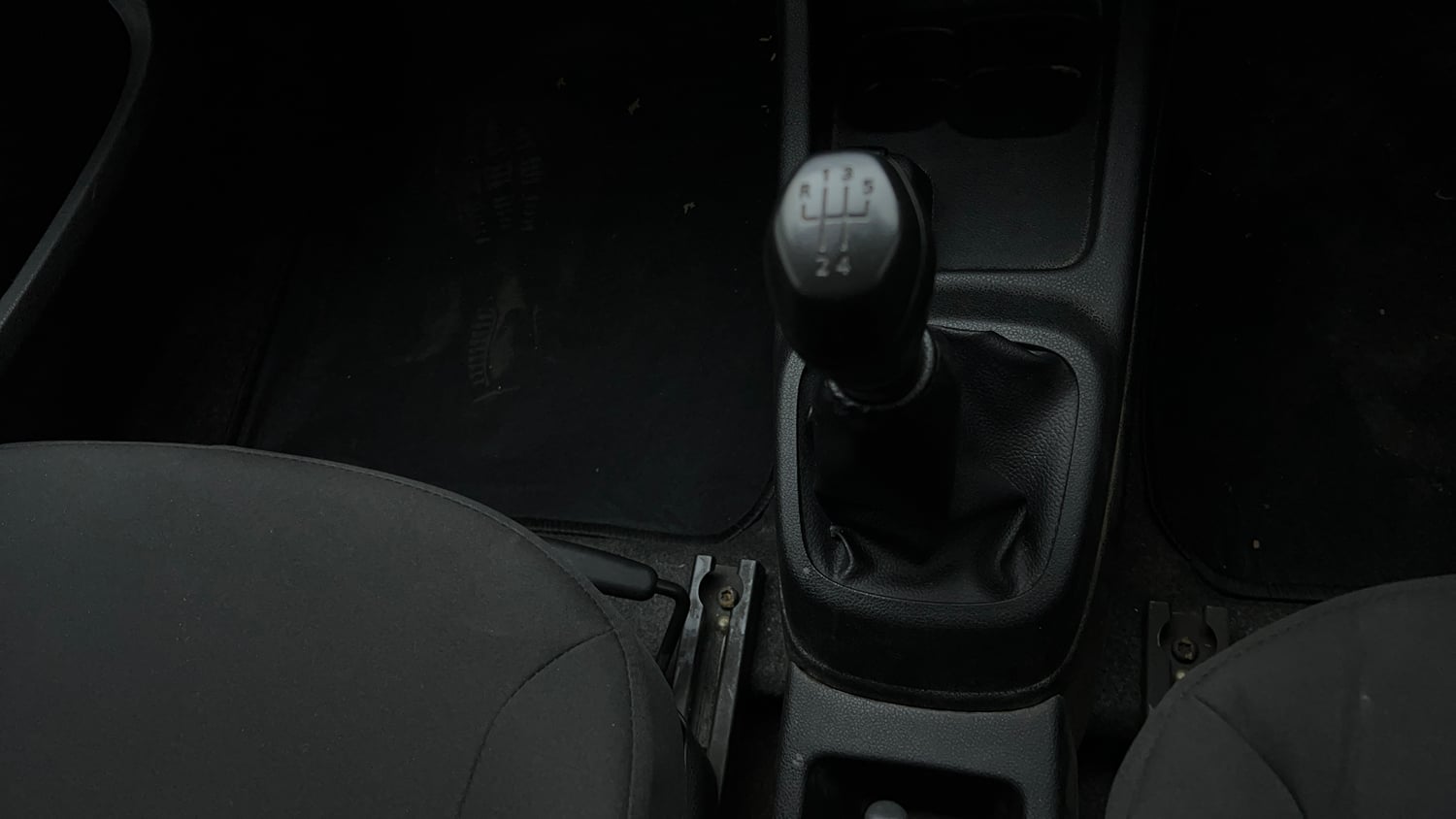 Used 2019 Renault Kwid RXL Petrol Manual interior GEAR  KNOB VIEW
