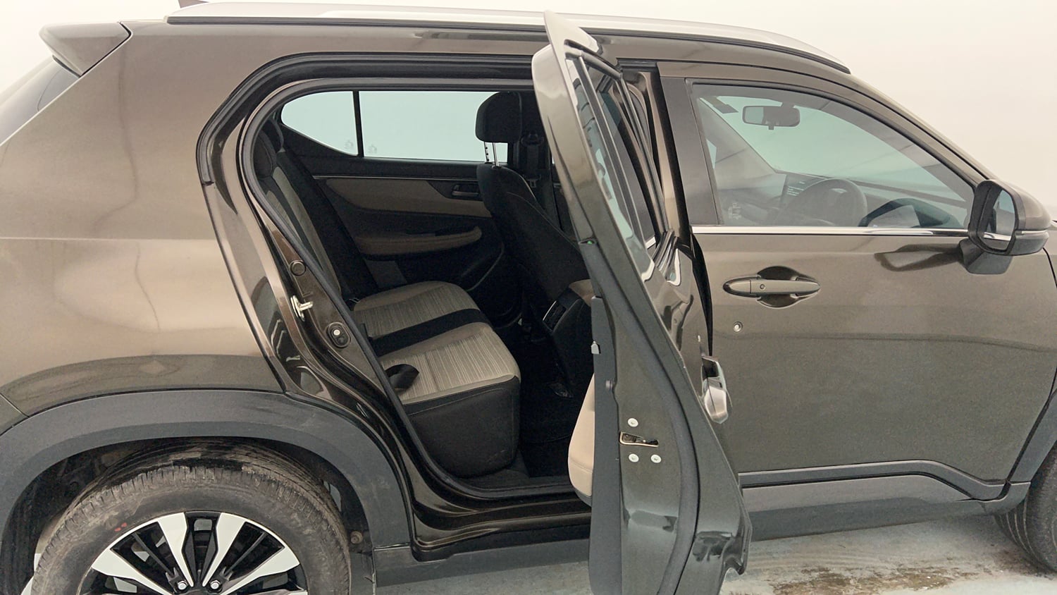 Used 2024 Honda Elevate VX CVT Petrol Automatic interior RIGHT SIDE REAR DOOR CABIN VIEW