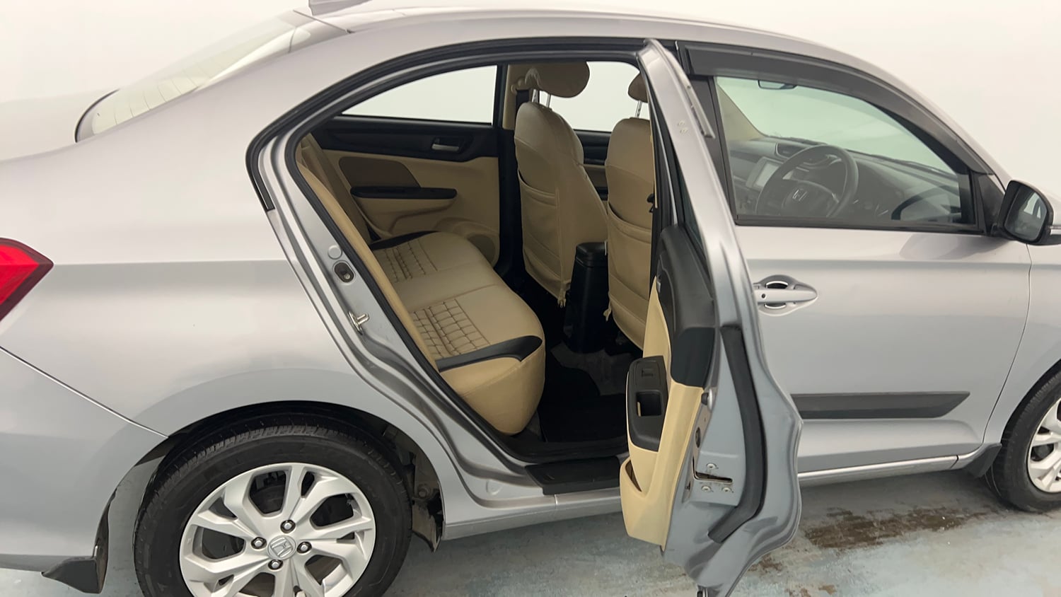 Used 2020 Honda Amaze 1.2 VX MT Petrol Petrol Manual interior RIGHT SIDE REAR DOOR CABIN VIEW