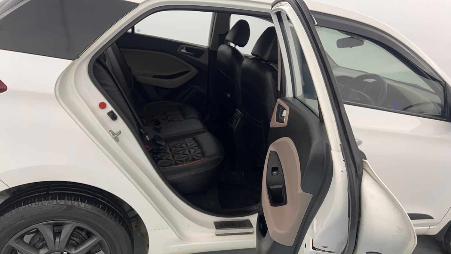Used 2020 Hyundai Elite i20 Sportz Plus 1.2 Petrol Manual interior RIGHT SIDE REAR DOOR CABIN VIEW