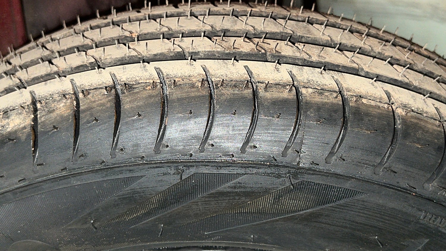 Used 2017 Maruti Suzuki Alto 800 LXi Petrol Manual tyres LEFT REAR TYRE TREAD VIEW