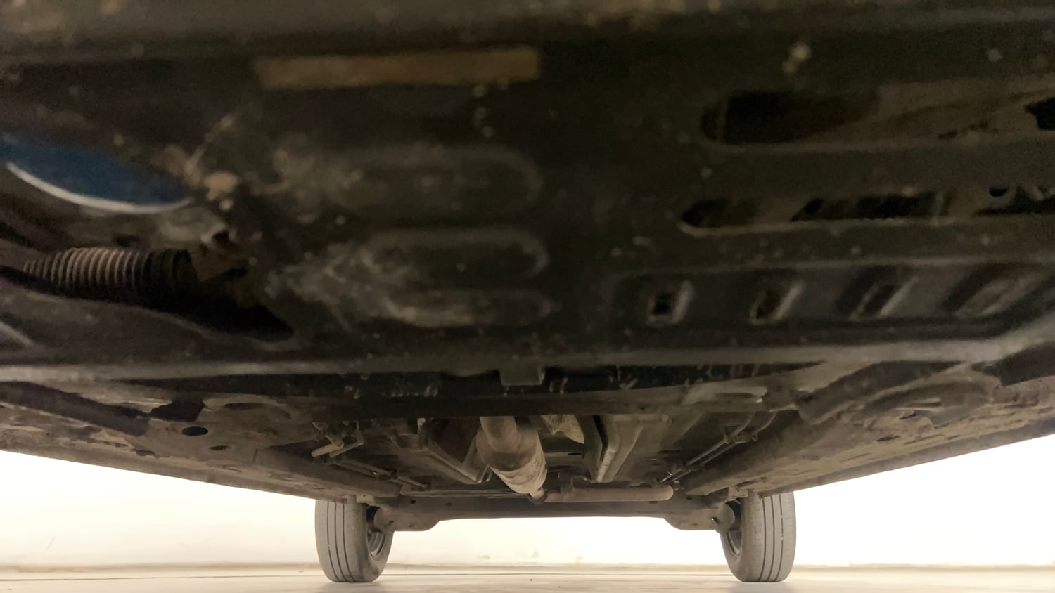 Used 2023 Renault Triber RXZ Petrol Manual extra FRONT LEFT UNDERBODY VIEW