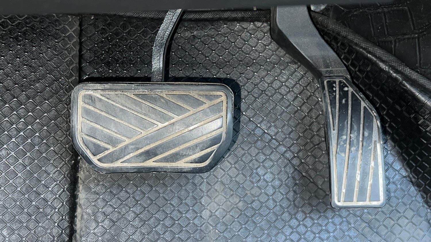 Used 2023 Maruti Suzuki Brezza ZXi AT Petrol Automatic interior PEDALS VIEW