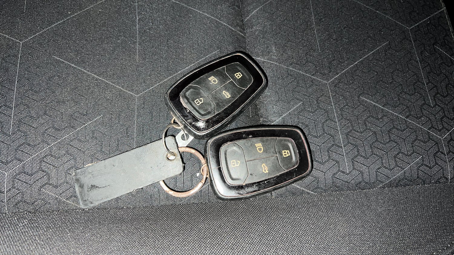 Used 2022 Tata Punch Accomplished MT Petrol Manual extra CAR KEY VIEW