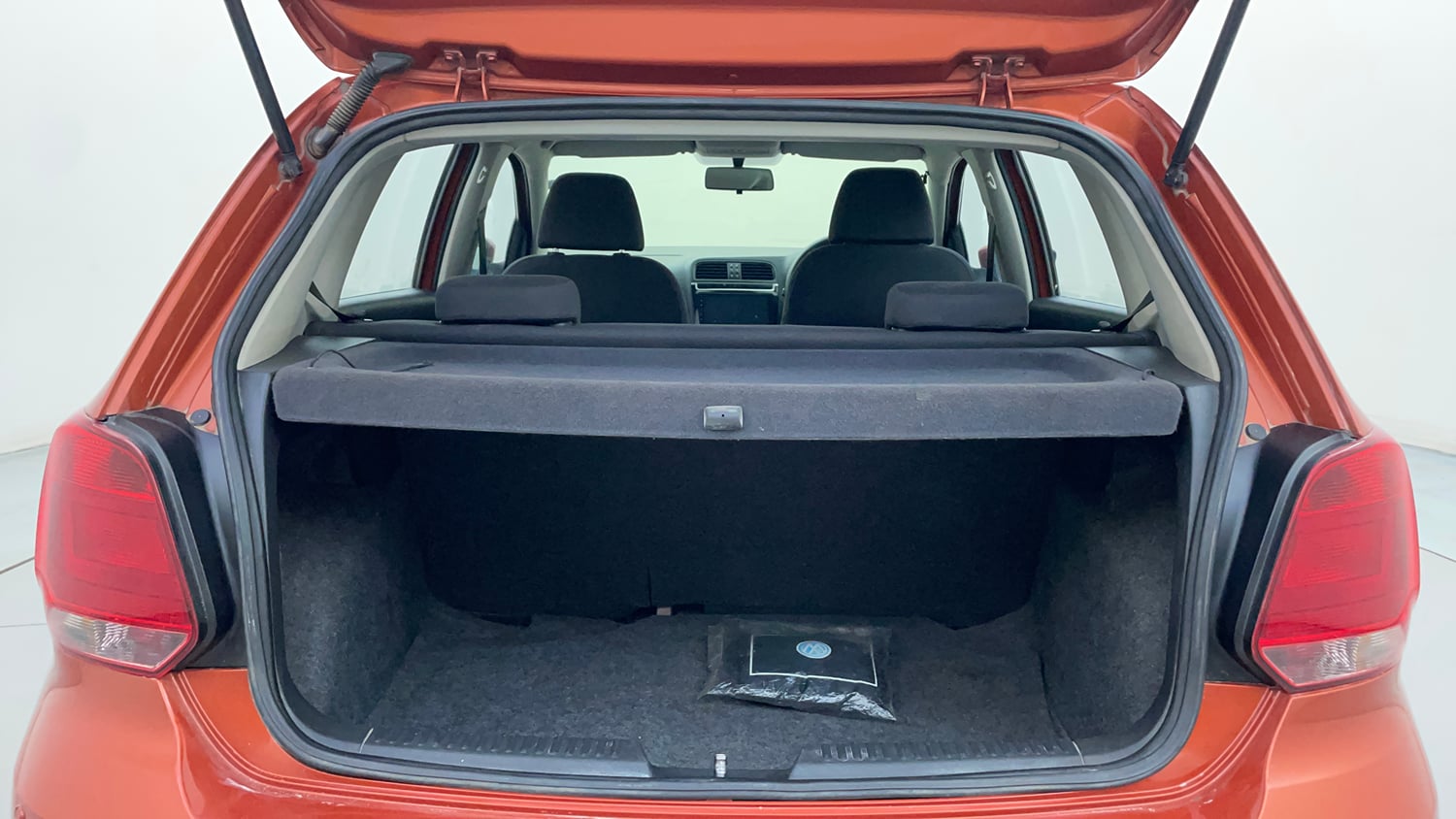 Used 2014 Volkswagen Polo Comfortline 1.2L (P) Petrol Manual interior DICKY INSIDE VIEW