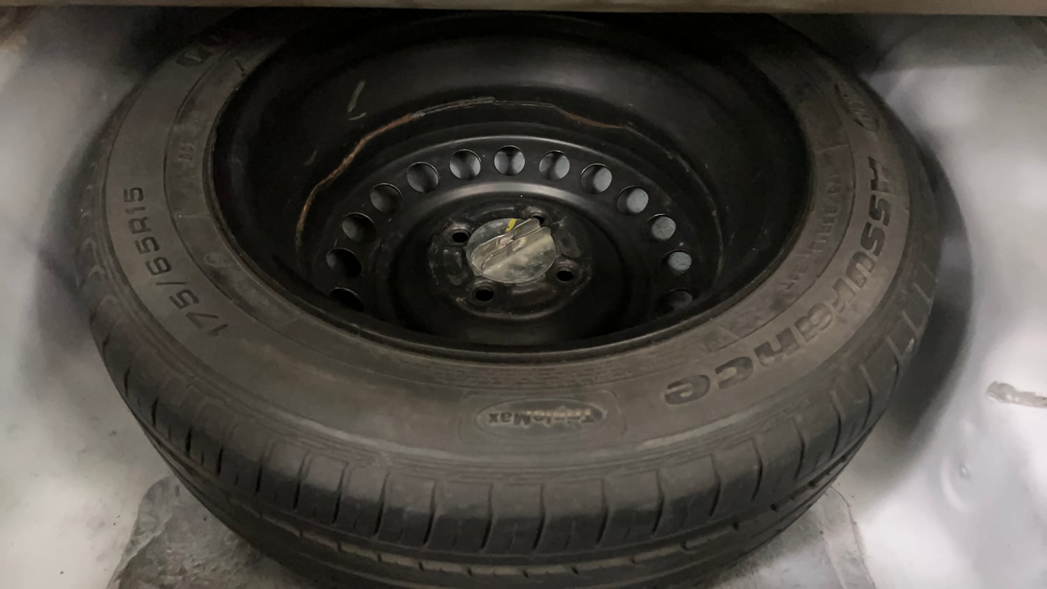 Used 2015 Honda City VX CVT Petrol Automatic tyres SPARE TYRE VIEW