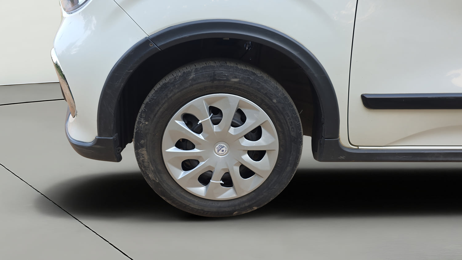 Used 2023 Maruti Suzuki Celerio ZXi Petrol Manual tyres LEFT FRONT TYRE RIM VIEW