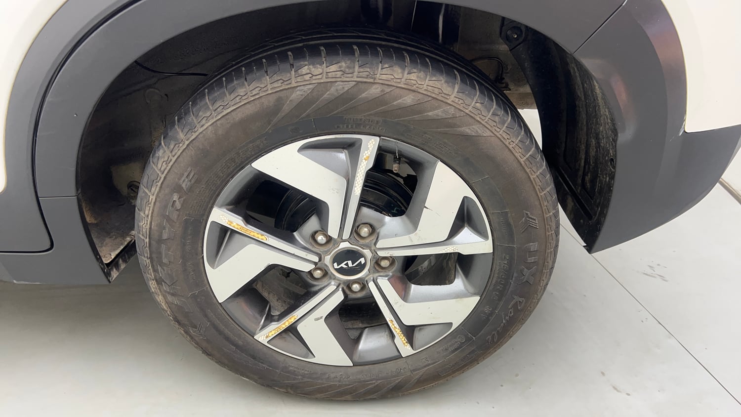 Used 2023 Kia Sonet HTX 1.5 Diesel Manual tyres LEFT REAR TYRE RIM VIEW