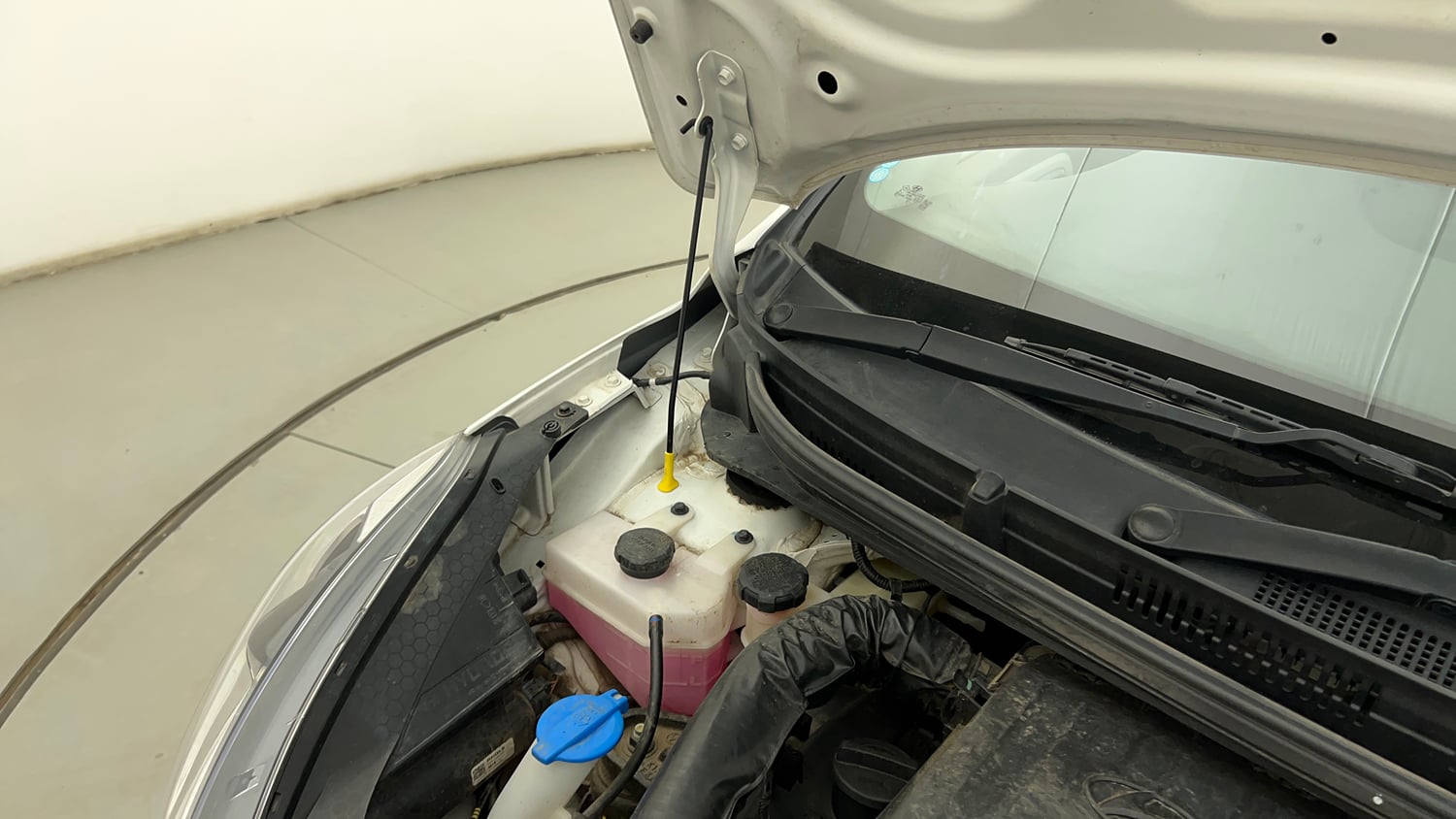 Used 2024 Hyundai Grand i10 Nios Sportz 1.2 Hy-CNG Duo Cng Manual engine ENGINE RIGHT SIDE HINGE & APRON VIEW
