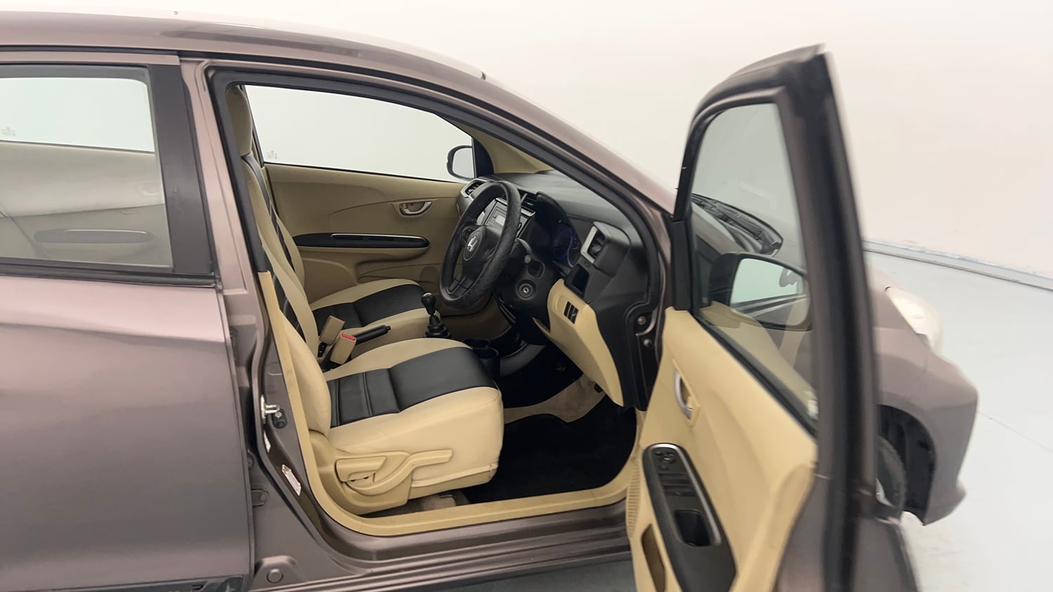 Used 2016 Honda Amaze 1.2 SX i-VTEC Petrol Manual interior RIGHT SIDE FRONT DOOR CABIN VIEW