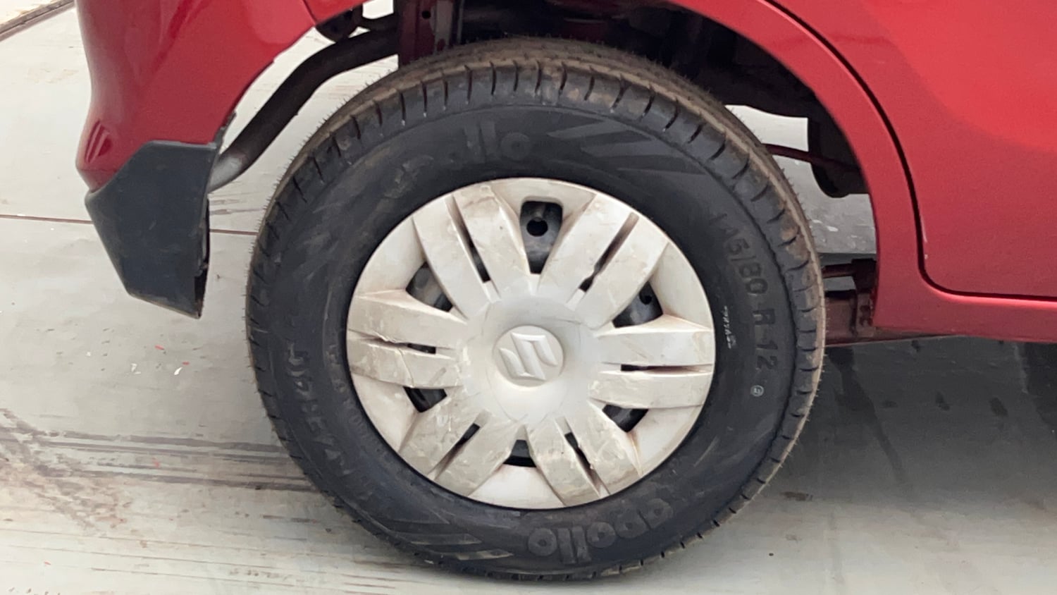 Used 2017 Maruti Suzuki Alto 800 LXi Petrol Manual tyres RIGHT REAR TYRE RIM VIEW