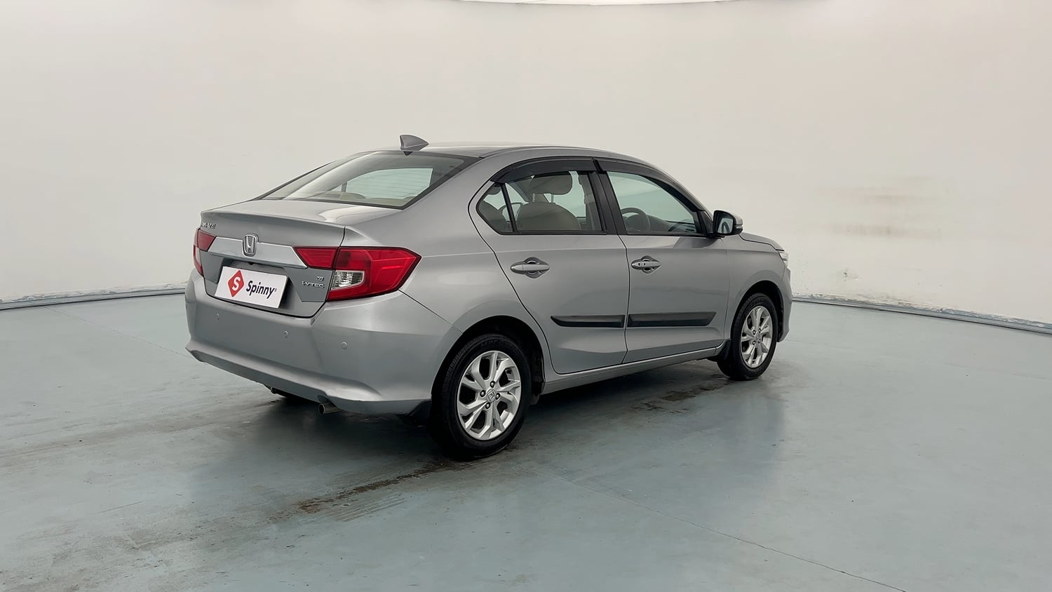Used 2020 Honda Amaze 1.2 VX MT Petrol Petrol Manual exterior LEFT REAR CORNER VIEW