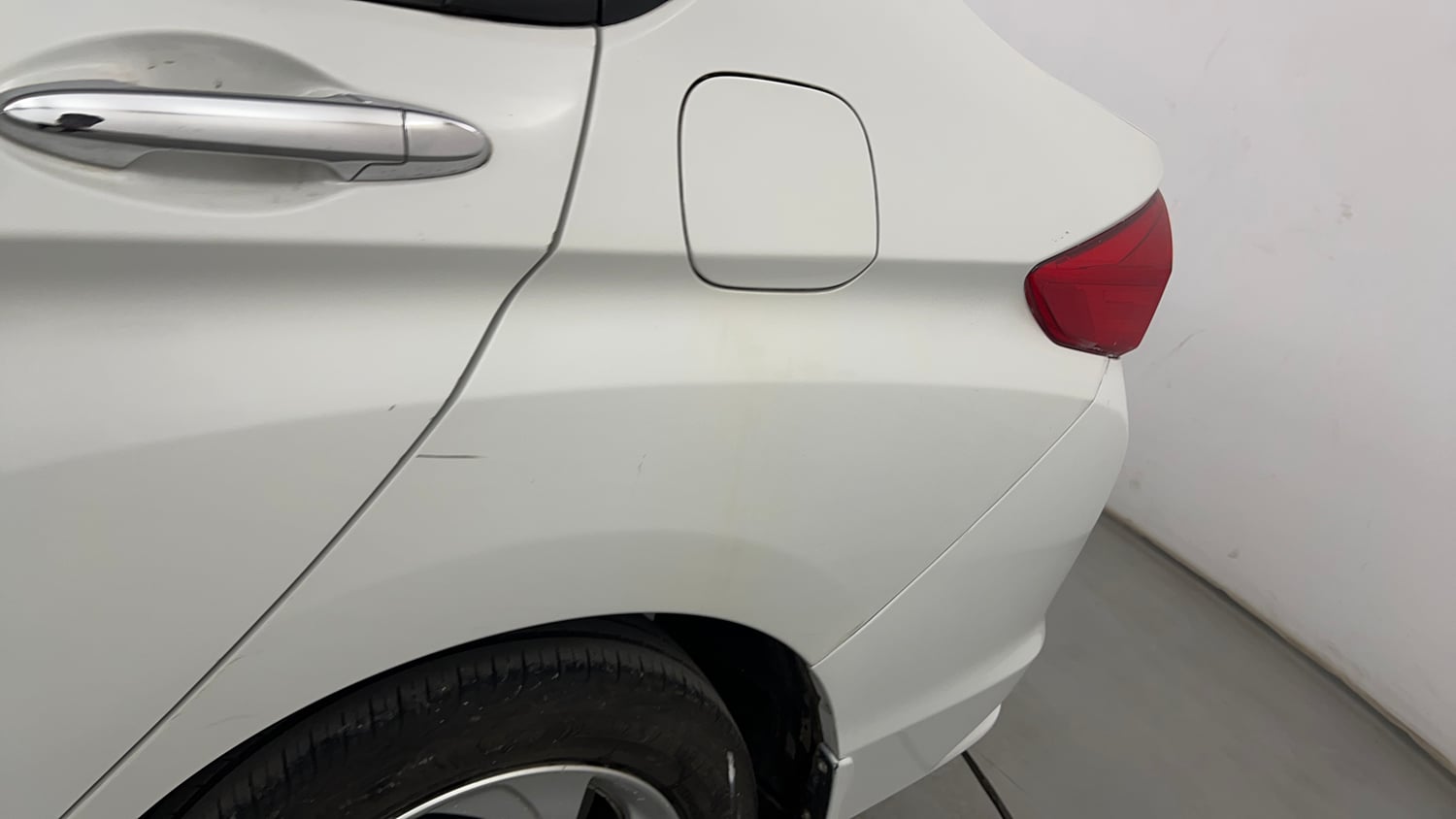 Used 2015 Honda City VX CVT Petrol Automatic dents MINOR SCRATCH