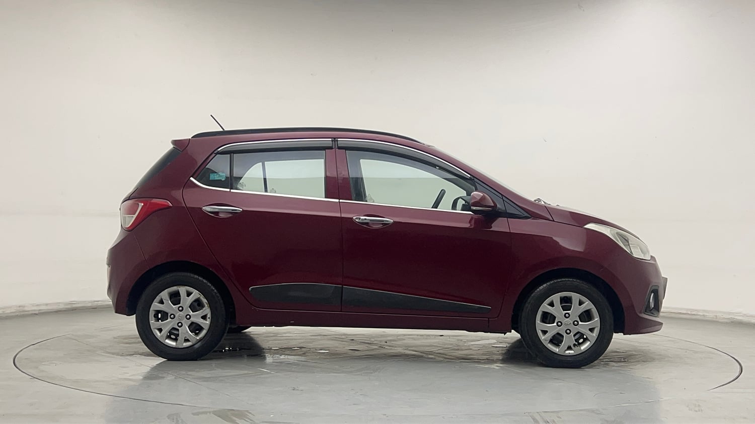 Used 2015 Hyundai Grand i10 Sportz 1.2 Kappa VTVT Petrol Manual exterior RIGHT SIDE VIEW