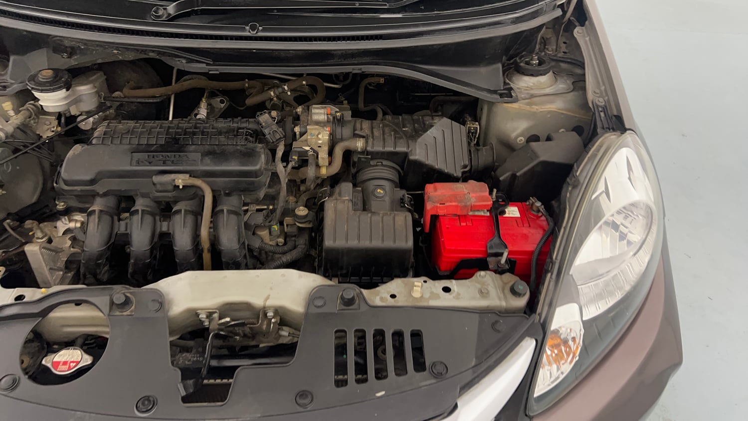 Used 2016 Honda Amaze 1.2 SX i-VTEC Petrol Manual engine ENGINE LEFT SIDE VIEW