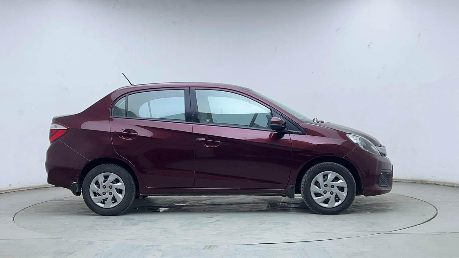 Used 2018 Honda Amaze 1.5 SX i-DTEC Diesel Manual exterior RIGHT SIDE VIEW