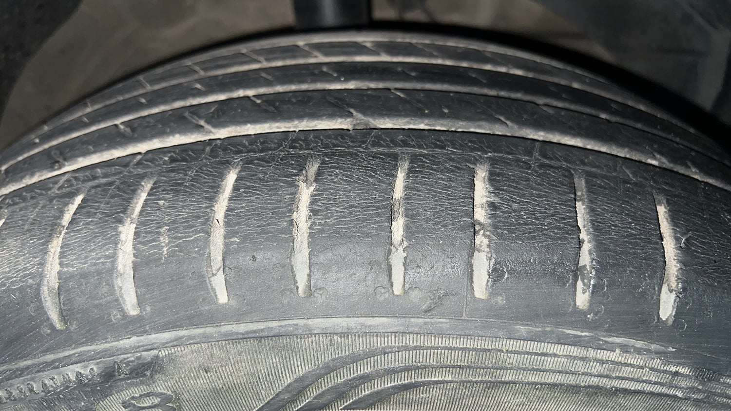 Used 2023 MG Motors Hector Sharp Pro 1.5 Turbo Petrol MT Petrol Manual tyres RIGHT FRONT TYRE TREAD VIEW