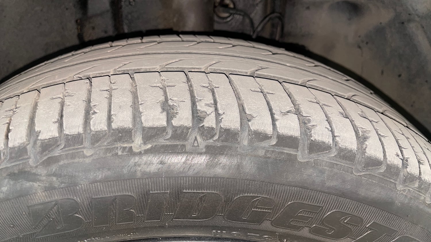 Used 2022 Tata Tigor XZA Plus Petrol Automatic tyres RIGHT FRONT TYRE TREAD VIEW
