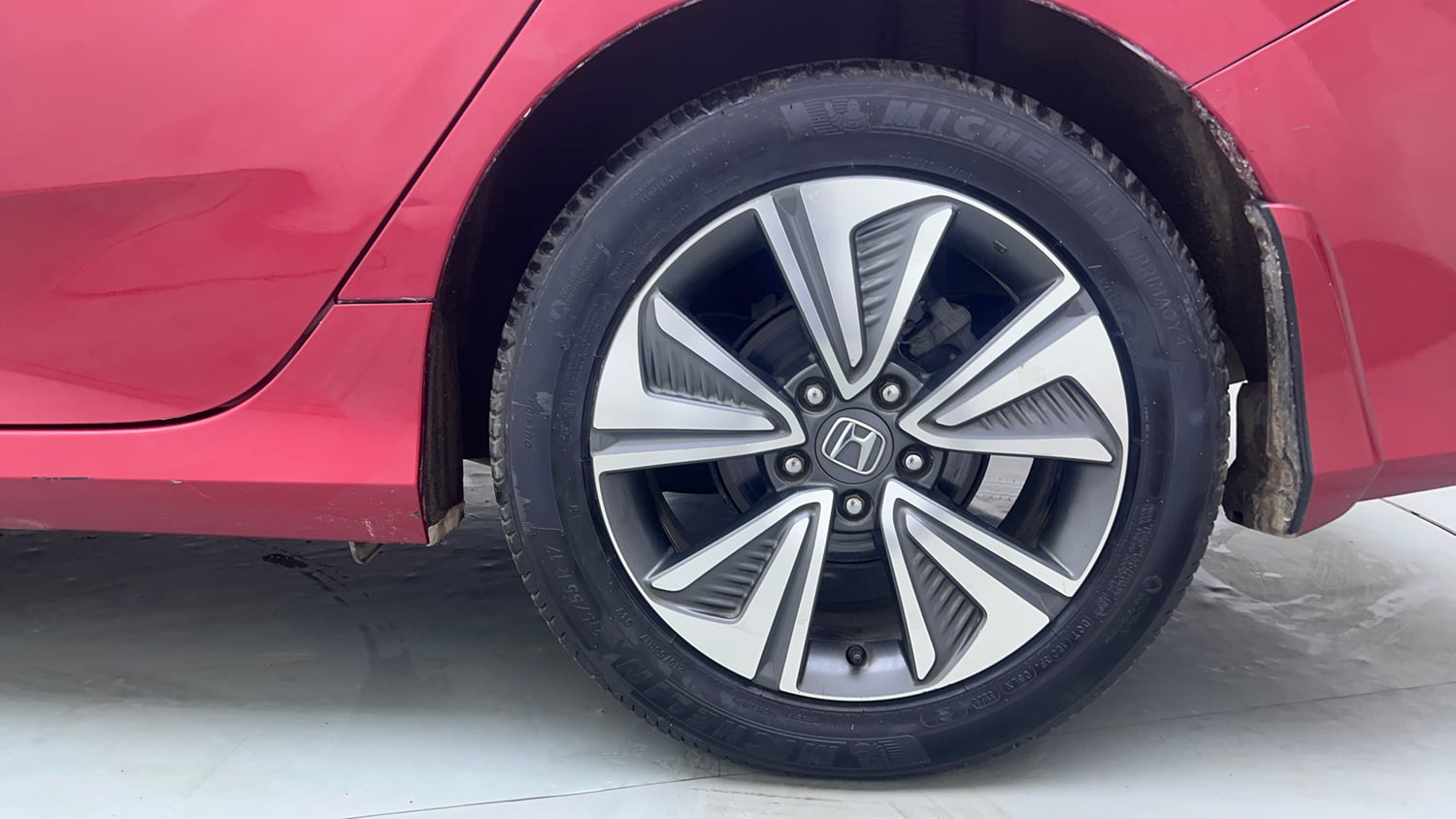 Used 2019 Honda Civic ZX CVT Petrol Petrol Automatic tyres LEFT REAR TYRE RIM VIEW