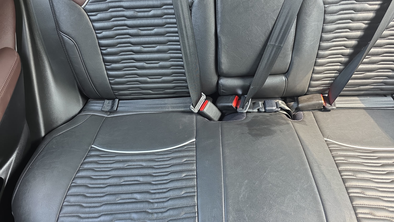 Used 2023 Maruti Suzuki Grand Vitara Zeta Smart Hybrid Petrol Manual interior REAR SEAT CONDITION VIEW