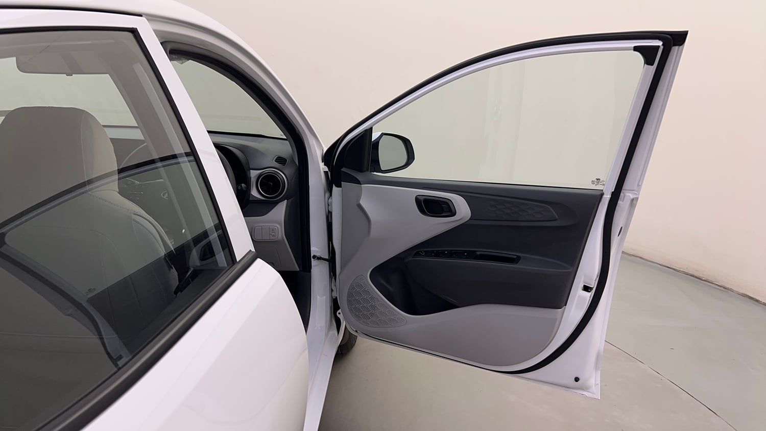 Used 2026 Hyundai Grand i10 Nios Magna 1.2 Kappa Petrol Manual interior RIGHT FRONT DOOR OPEN VIEW