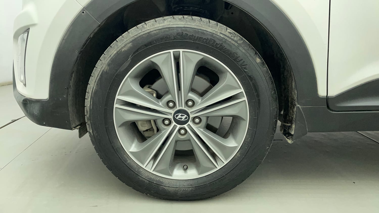 Used 2016 Hyundai Creta 1.6 SX Plus AT Petrol Petrol Automatic tyres LEFT FRONT TYRE RIM VIEW