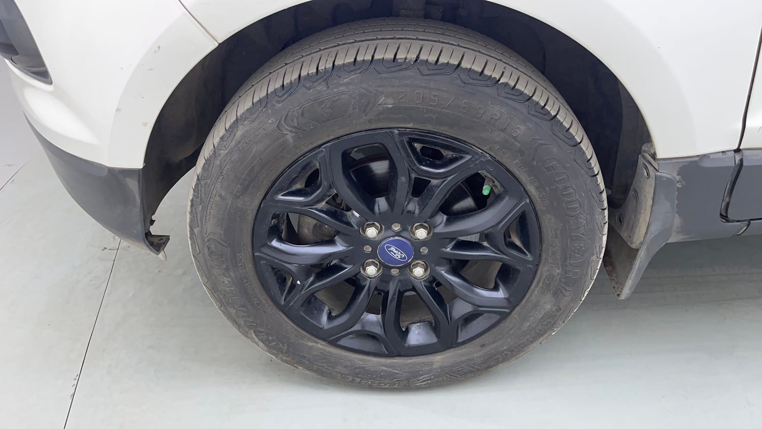 Used 2017 Ford EcoSport Titanium 1.5L TDCi Diesel Manual tyres LEFT FRONT TYRE RIM VIEW