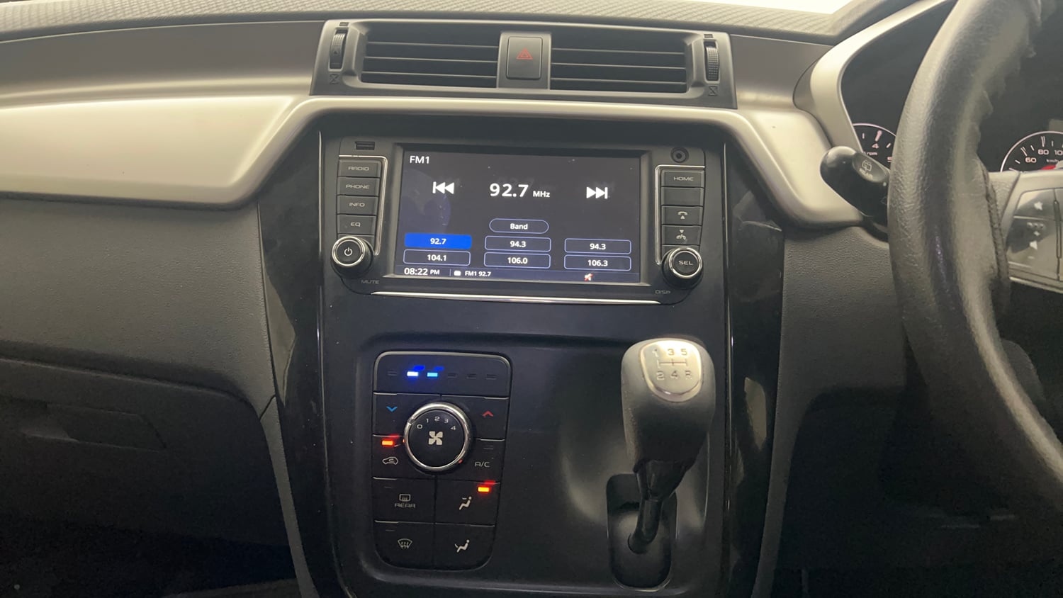 Used 2018 Mahindra KUV100 NXT K6 Plus 6 STR Petrol Manual top_features Integrated (in-dash) music system