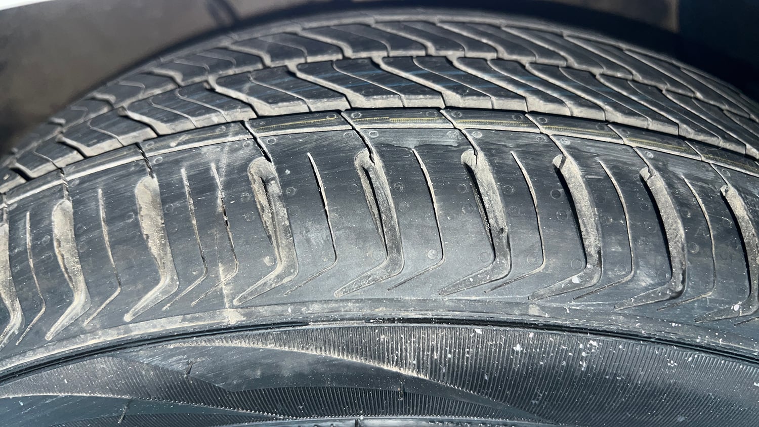 Used 2023 Hyundai Aura S 1.2 Petrol Petrol Manual tyres RIGHT FRONT TYRE TREAD VIEW