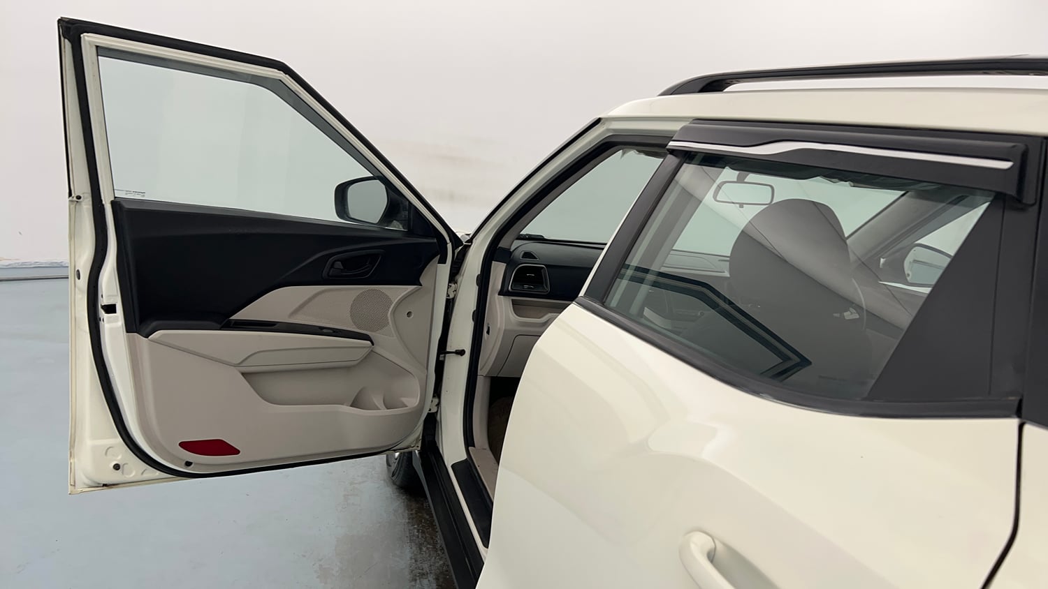 Used 2021 Mahindra XUV 300 W6 1.2 Petrol Petrol Manual interior LEFT FRONT DOOR OPEN VIEW