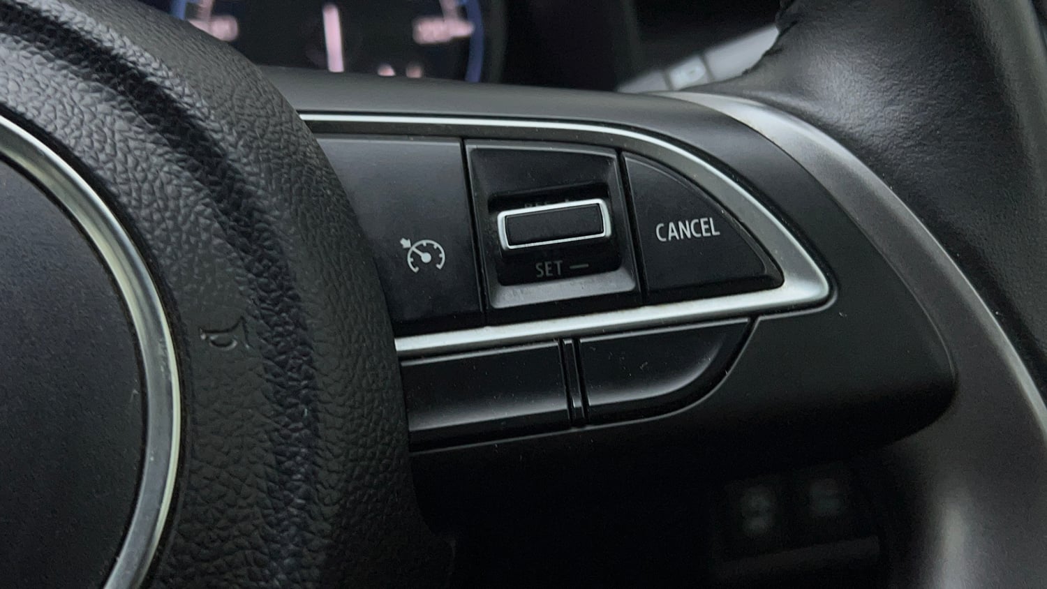 Used 2023 Maruti Suzuki XL6 Alpha Plus MT Petrol Petrol Manual top_features Cruise control