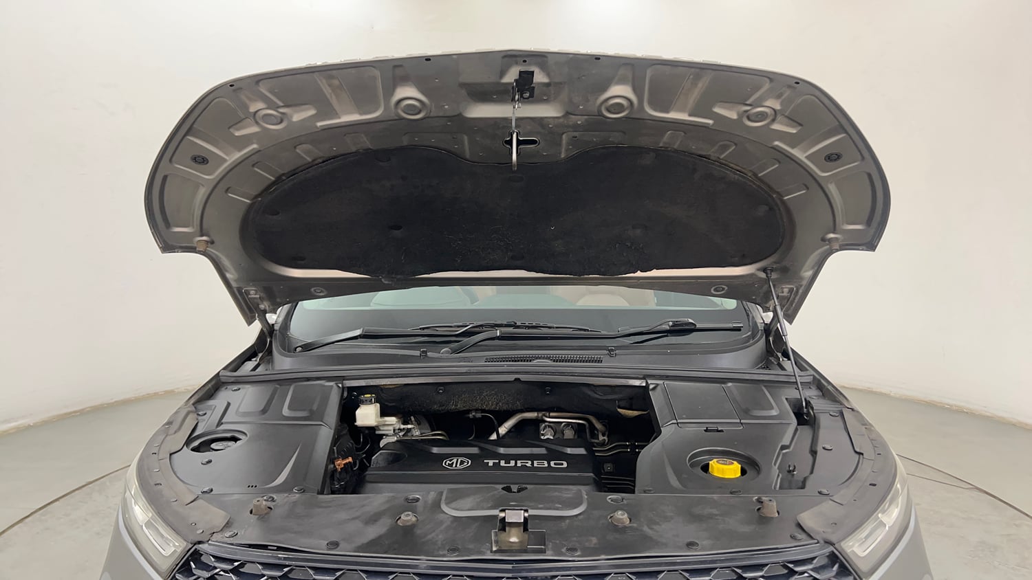 Used 2021 MG Motors Hector Plus Sharp 1.5 Petrol Turbo CVT 6-STR Petrol Automatic engine ENGINE & BONNET OPEN FRONT VIEW