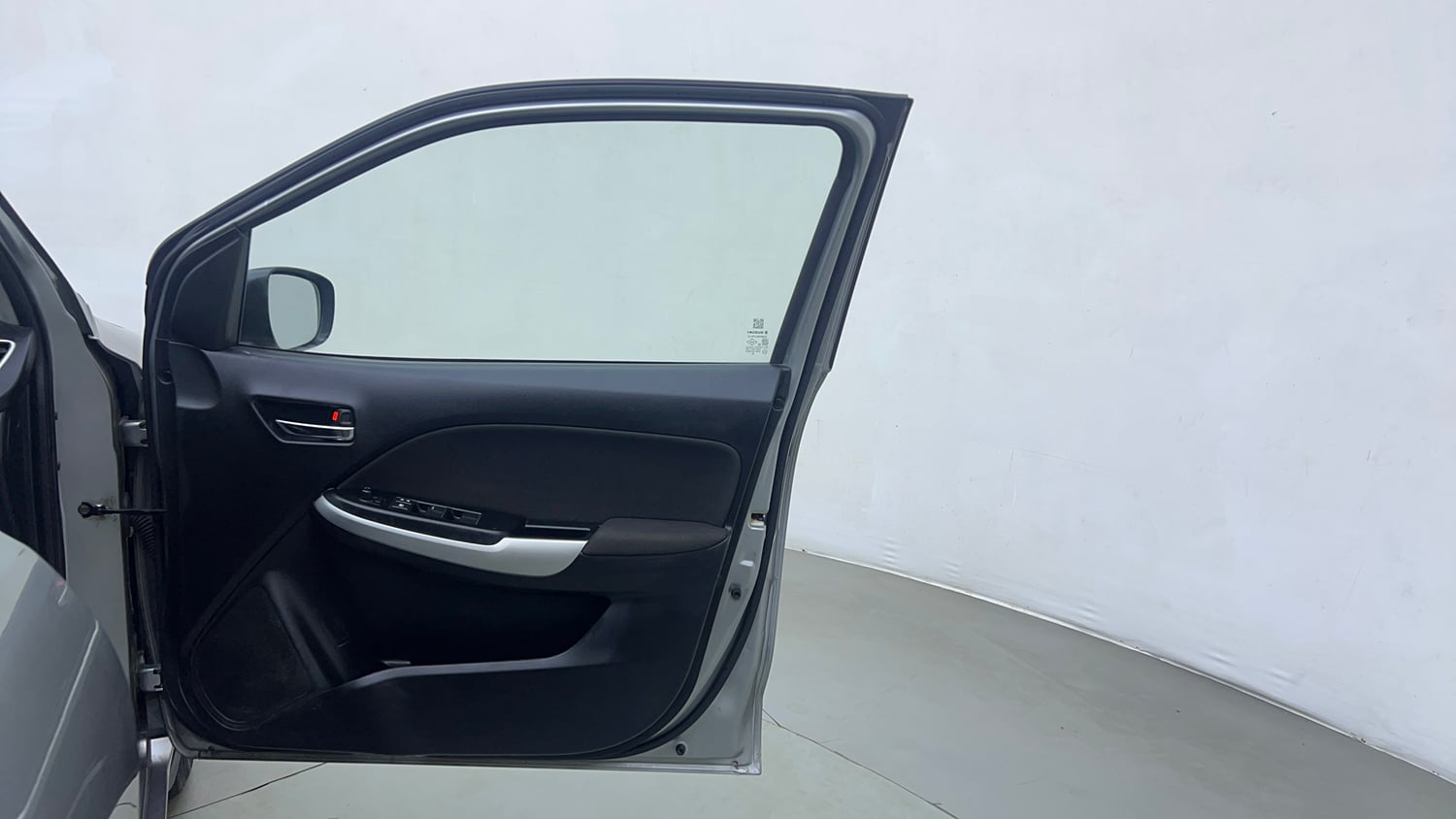 Used 2018 Maruti Suzuki Baleno Delta 1.2 Petrol Manual interior RIGHT FRONT DOOR OPEN VIEW