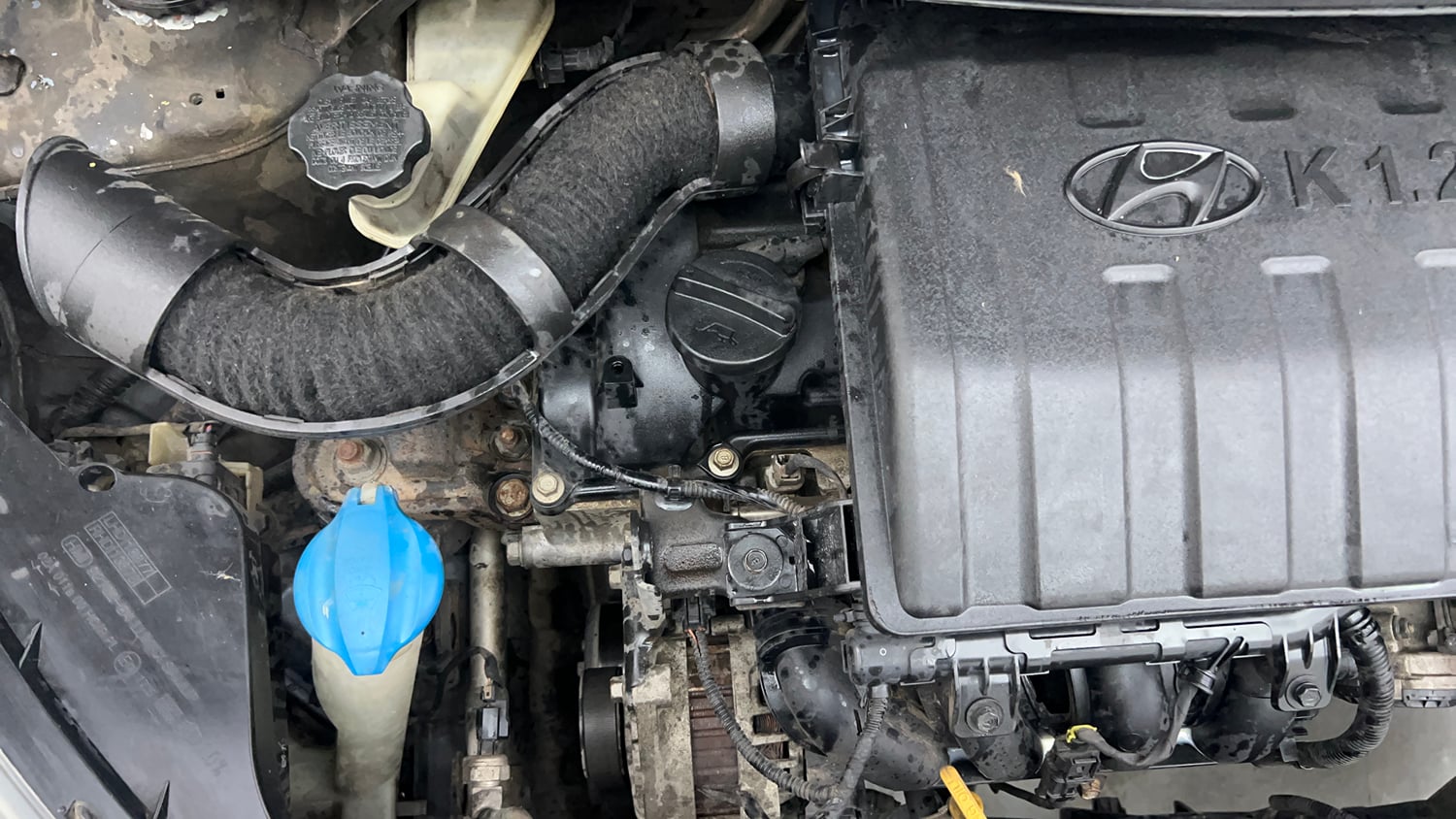 Used 2015 Hyundai Xcent S 1.2 Petrol Manual engine ENGINE RIGHT SIDE VIEW