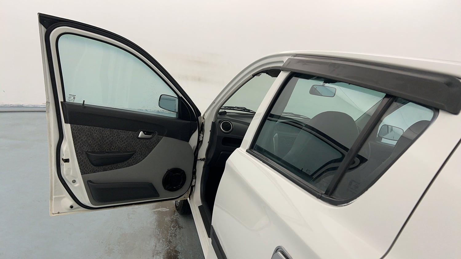 Used 2019 Maruti Suzuki Alto 800 LXi (O) Petrol Manual interior LEFT FRONT DOOR OPEN VIEW