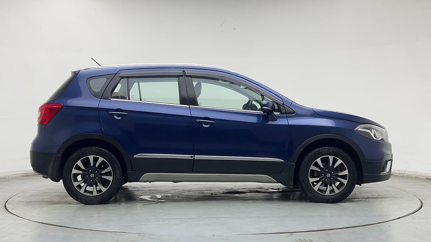 Used 2021 Maruti Suzuki S-Cross Alpha AT Petrol Automatic exterior RIGHT SIDE VIEW