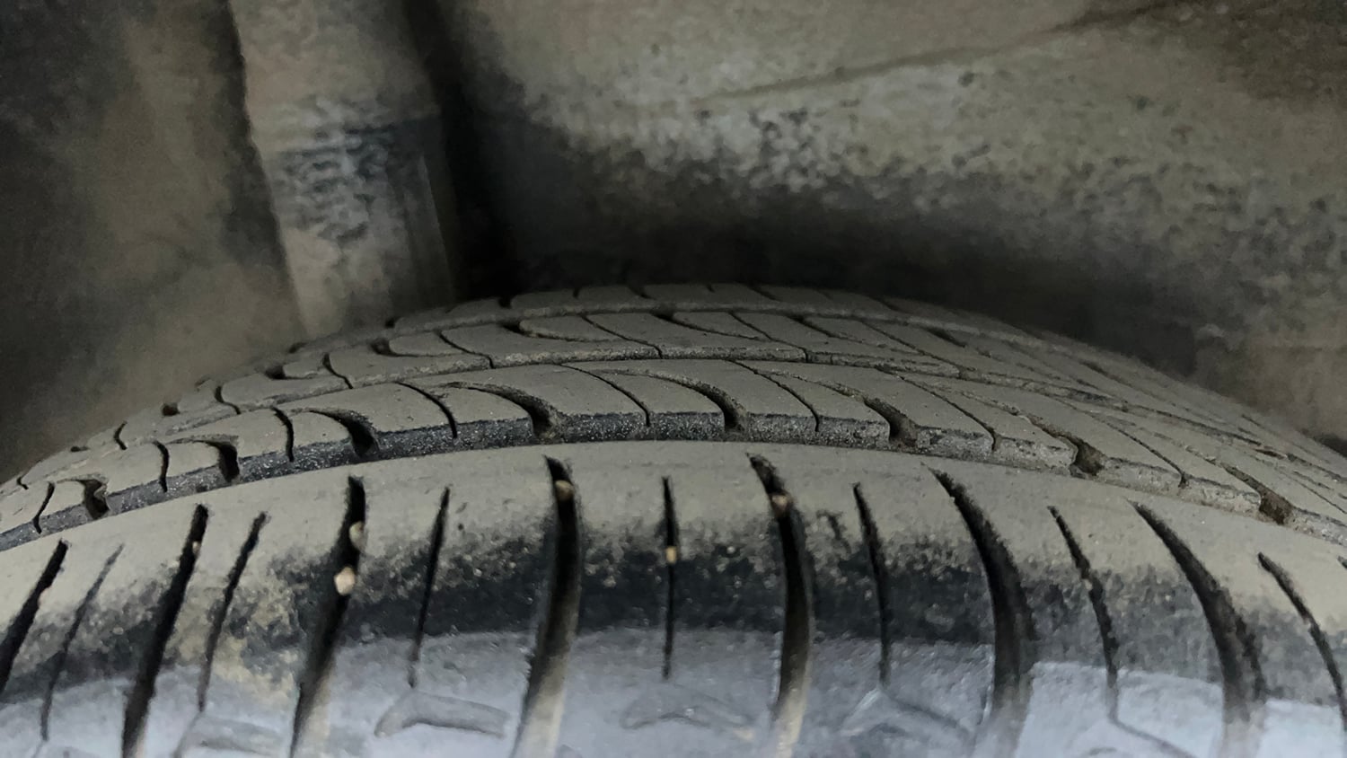 Used 2018 Honda Jazz VX CVT Petrol Petrol Automatic tyres RIGHT REAR TYRE TREAD VIEW