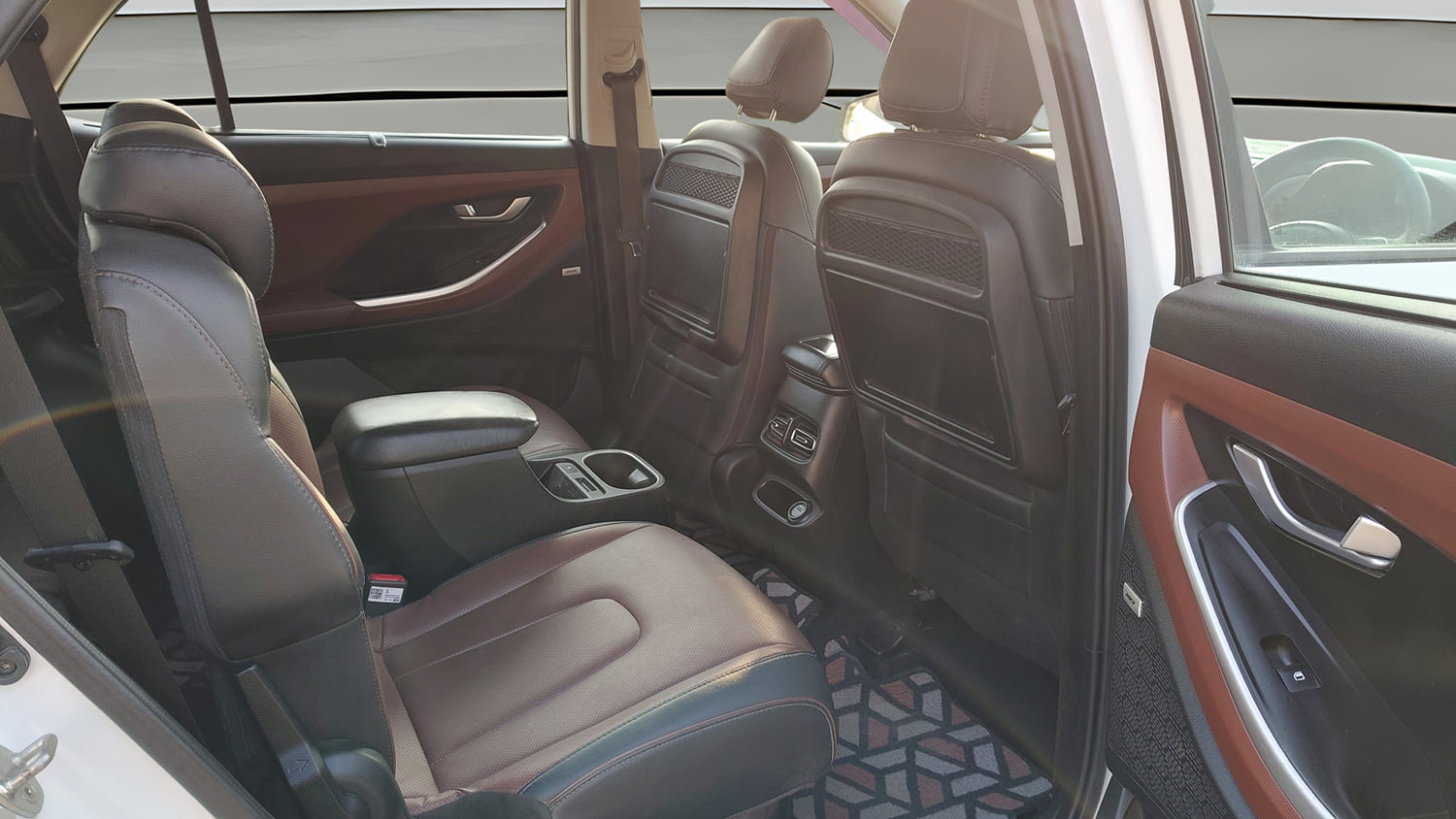 Used 2022 Hyundai Alcazar Signature (O) 6 STR 1.5 Diesel AT Diesel Automatic interior RIGHT SIDE REAR DOOR CABIN VIEW