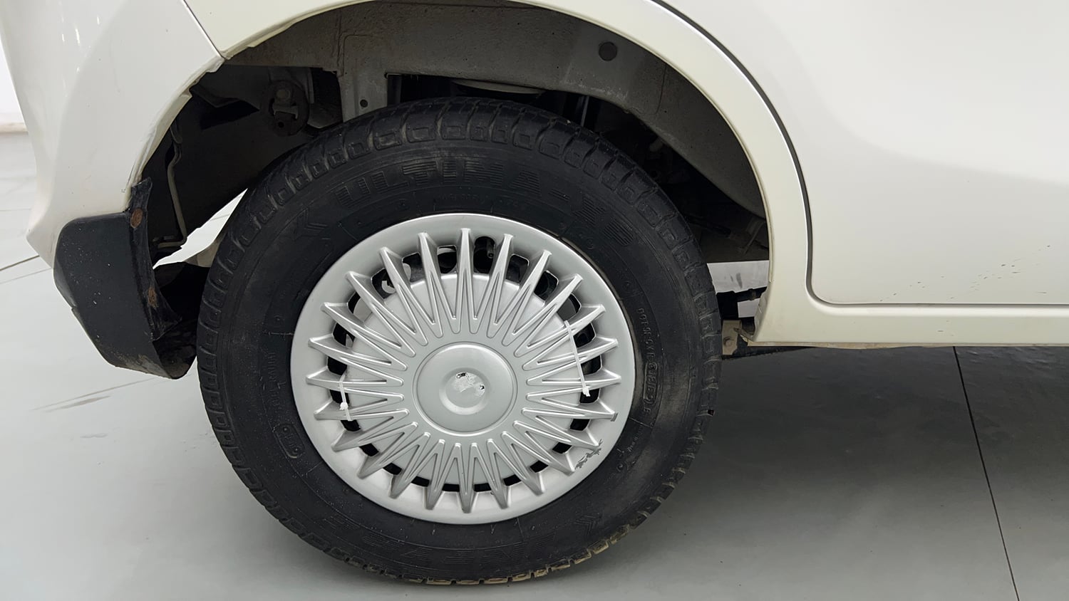 Used 2016 Maruti Suzuki Alto 800 VXi Petrol Manual tyres RIGHT REAR TYRE RIM VIEW