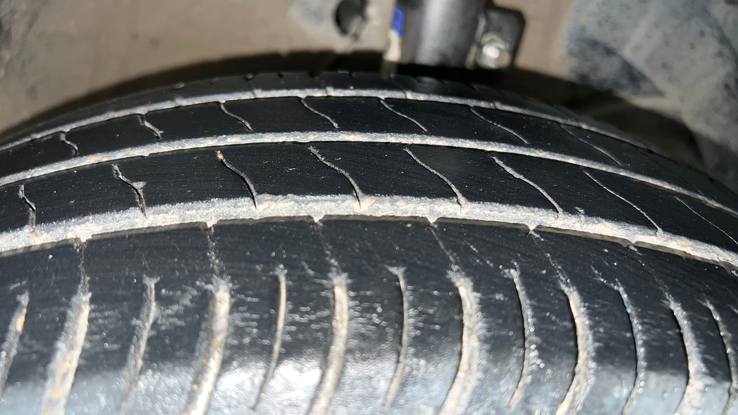 Used 2021 Maruti Suzuki Baleno Delta Petrol Manual tyres RIGHT FRONT TYRE TREAD VIEW