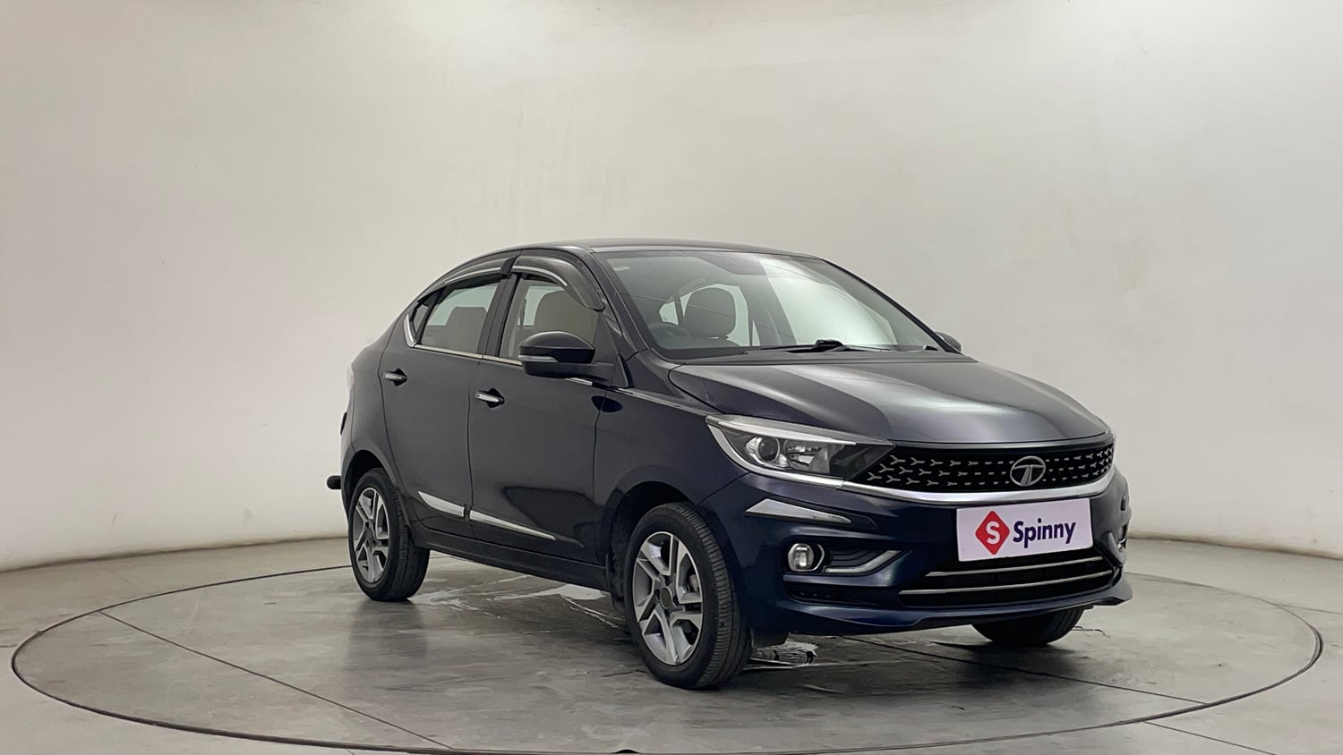 Used 2022 Tata Tigor XZA Plus Petrol Automatic exterior RIGHT FRONT CORNER VIEW