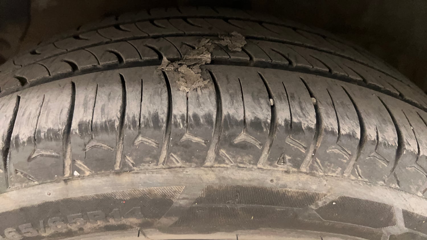 Used 2018 Hyundai Grand i10 Magna 1.2 Kappa VTVT Petrol Manual tyres LEFT FRONT TYRE TREAD VIEW