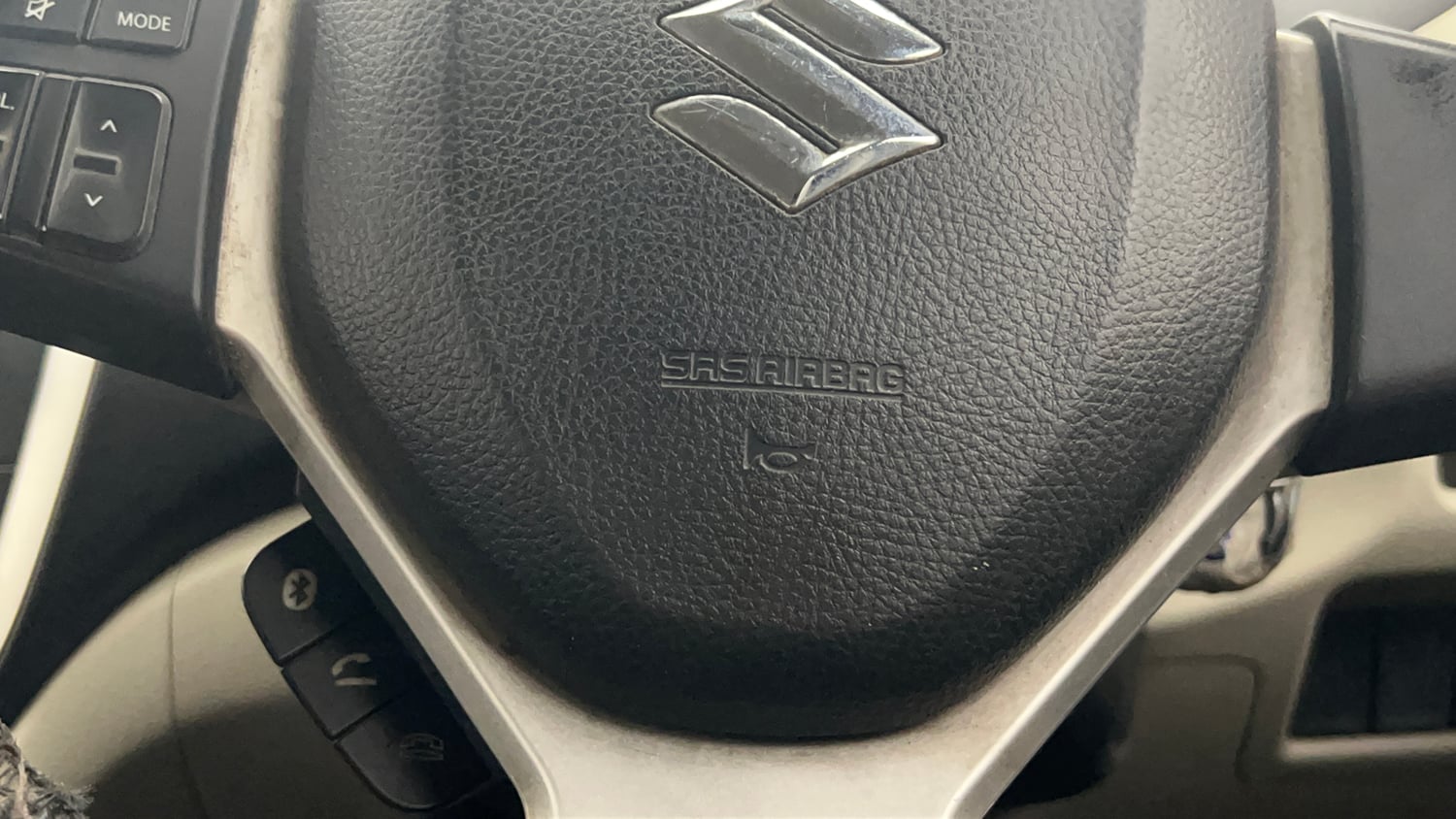 Used 2015 Maruti Suzuki Celerio ZXi AMT Petrol Automatic top_features Airbags
