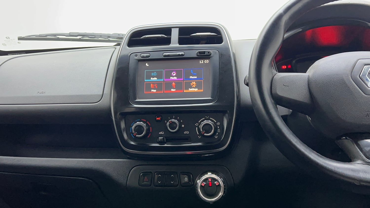 Used 2017 Renault Kwid 1.0 RXT AMT Opt Petrol Automatic interior MUSIC SYSTEM & AC CONTROL VIEW